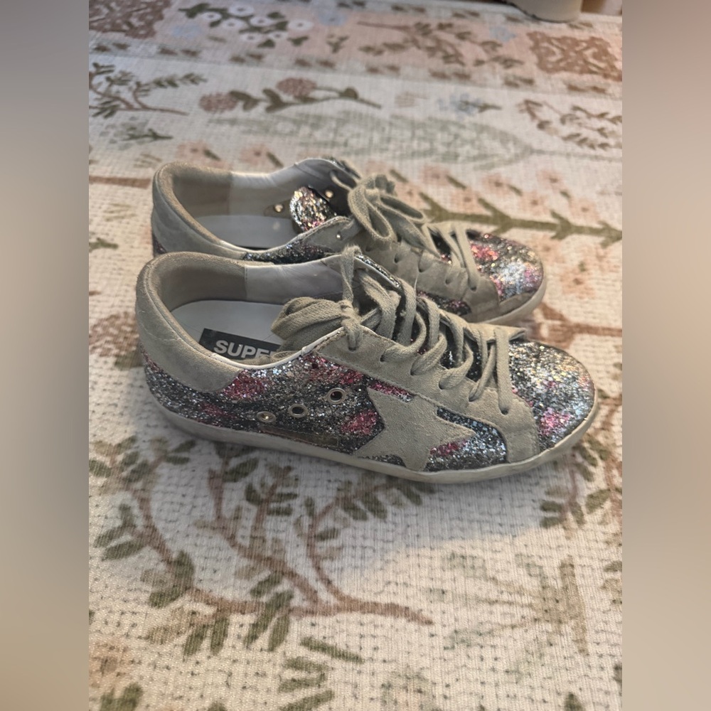 Golden Goose Superstars